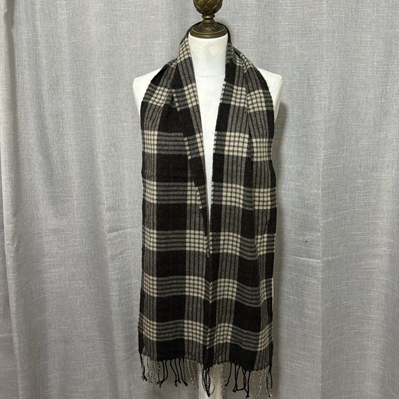 Scarf-Gray Tones Plaid-8x67-EUC-Acrylic - Picture 7 of 14
